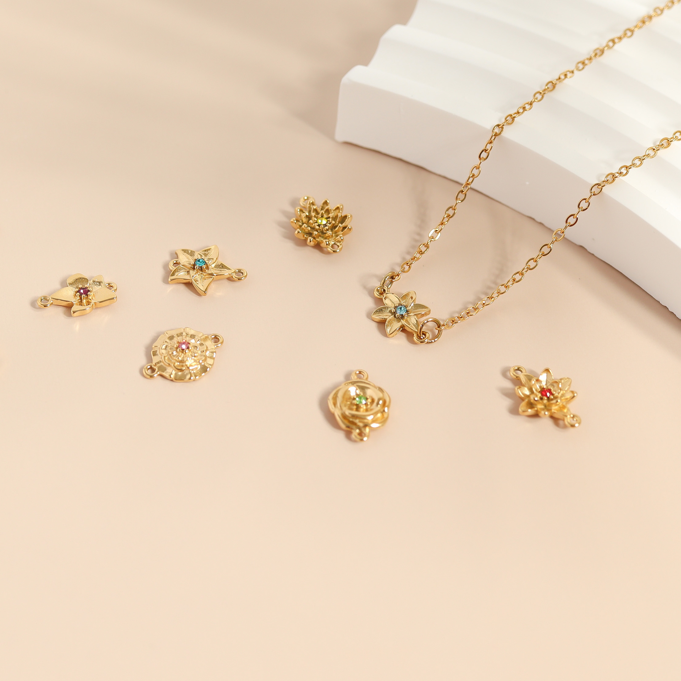 18K Gold PVD Stainless Steel Loop Connector Chain Necklace